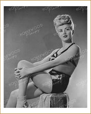 Betty Grable PINUP GIRL 1944 | Hollywood Pinups Color Prints