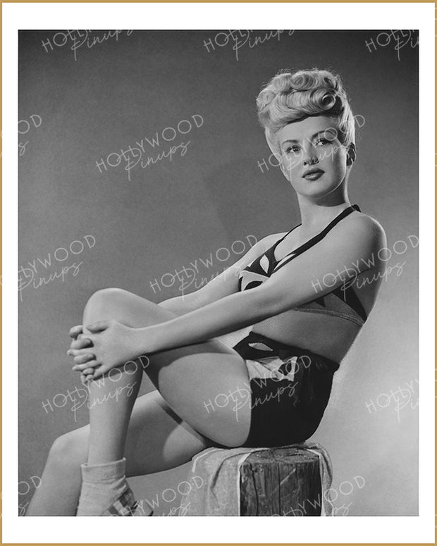 Betty Grable PINUP GIRL 1944 | Hollywood Pinups Color Prints