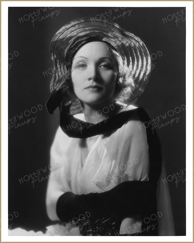 Marlene Dietrich Luminous Vision by RICHEE 1931 | Hollywood Pinups Color Prints