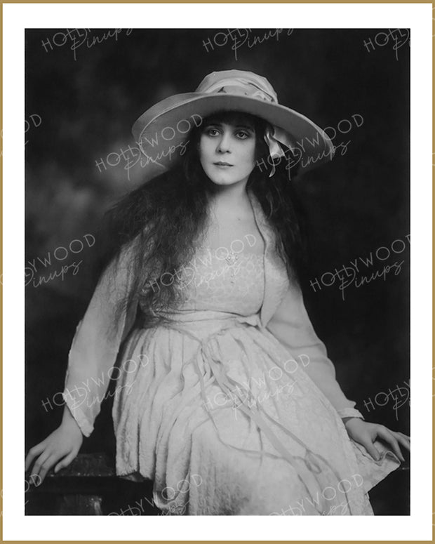 Theda Bara - "Graceful Beauty" (1919) by NATIONAL STUDIO | Hollywood Pinups Color Prints