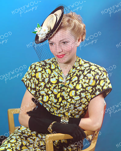 Annabella SUNDAY NEWS 1943 | Hollywood Pinups Color Prints