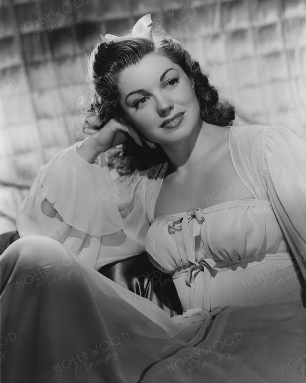 Esther Williams Dreamy Vision 1944 | Hollywood Pinups | Film Star Colour and B&W Prints