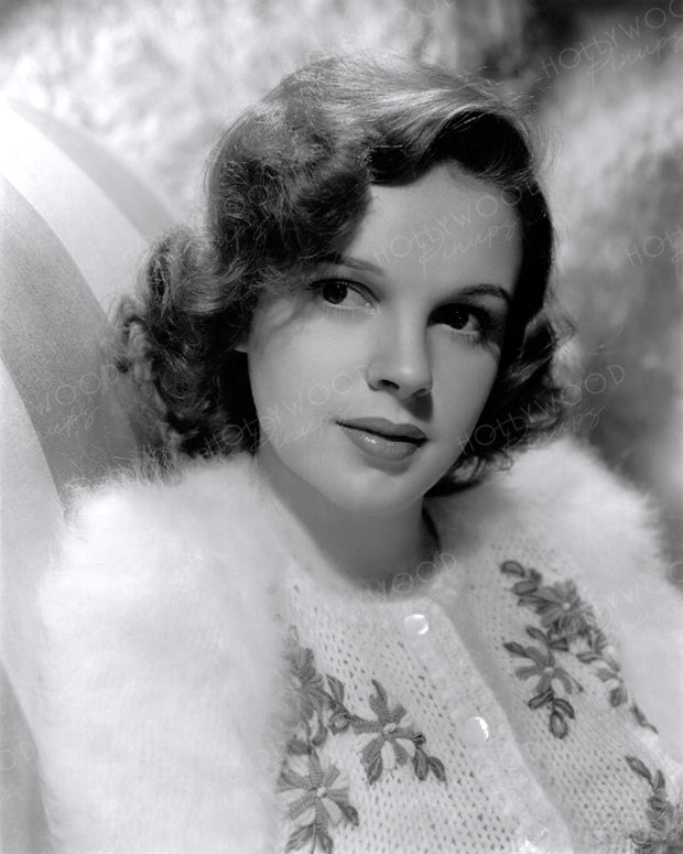 Judy Garland Fluffy Beauty 1940 | Hollywood Pinups | Film Star Colour and B&W Prints