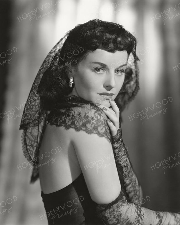 Paulette Goddard Exquisite Lace 1940 | Hollywood Pinups Color Prints