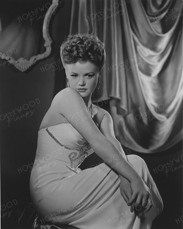 Simone Simon by ERNEST BACHRACH 1944 | Hollywood Pinups Color Prints