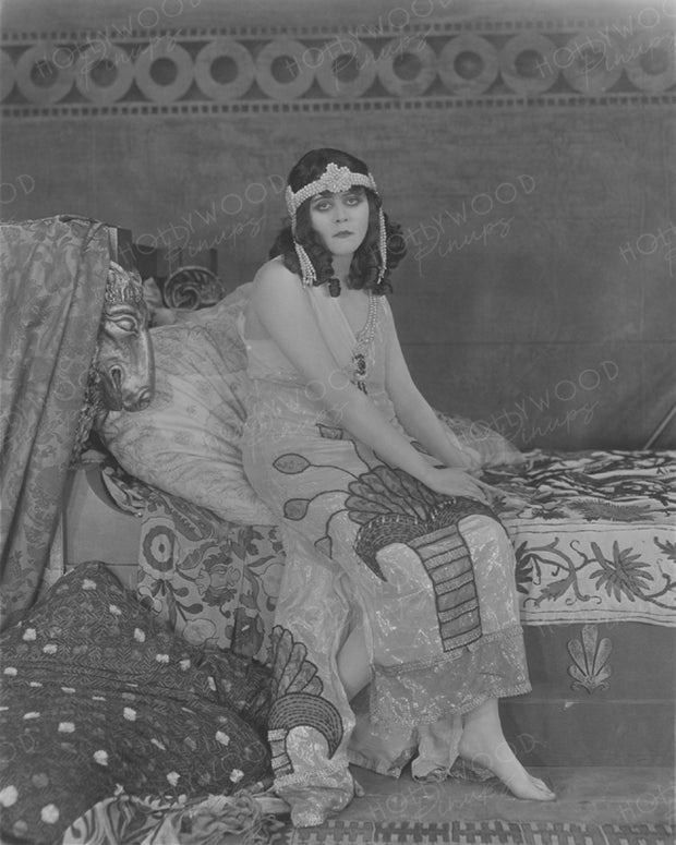 Theda Bara CLEOPATRA 1917 | Hollywood Pinups | Film Star Colour and B&W Prints