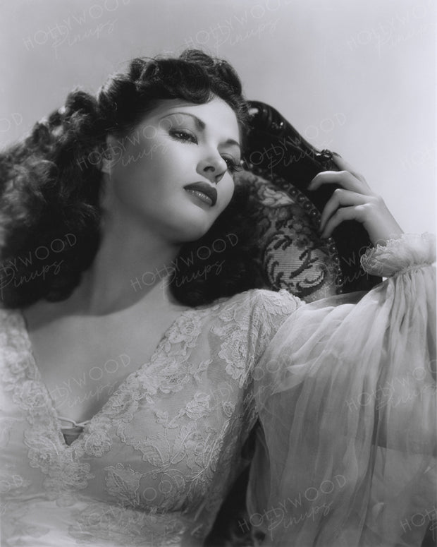 Yvonne De Carlo Luminous Vision 1946 | Hollywood Pinups | Film Star Colour and B&W Prints