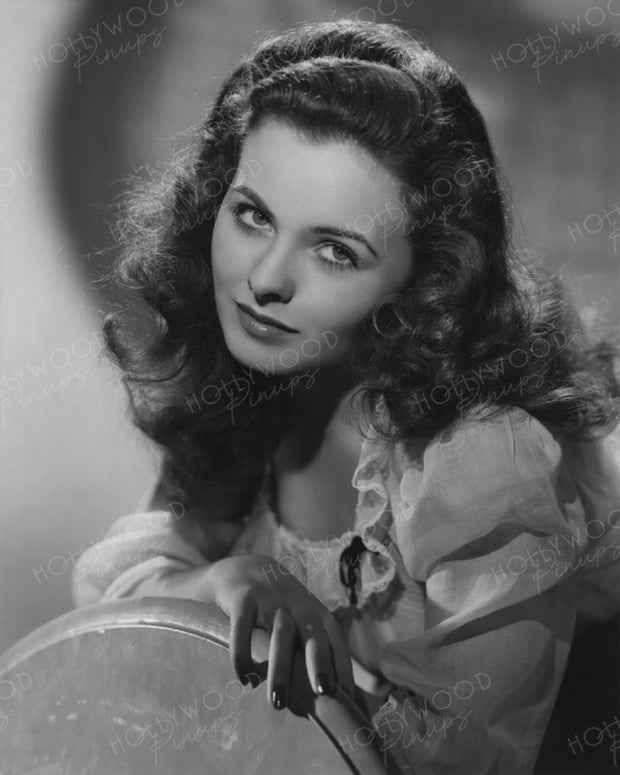 Jeanne Crain by FRANK POWOLNY 1944 | Hollywood Pinups | Film Star Colour and B&W Prints