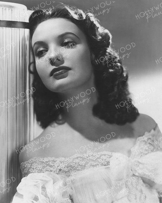 Linda Darnell Luminous Beauty 1940 | Hollywood Pinups Color Prints