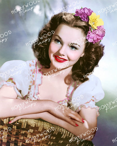 Wanda Hendrix Pretty Picture 1946 | Hollywood Pinups Color Prints