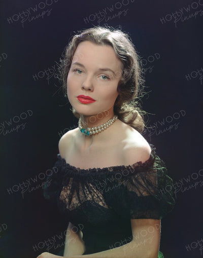 Wanda Hendrix Demure Beauty 1947 | Hollywood Pinups | Film Star Colour and B&W Prints