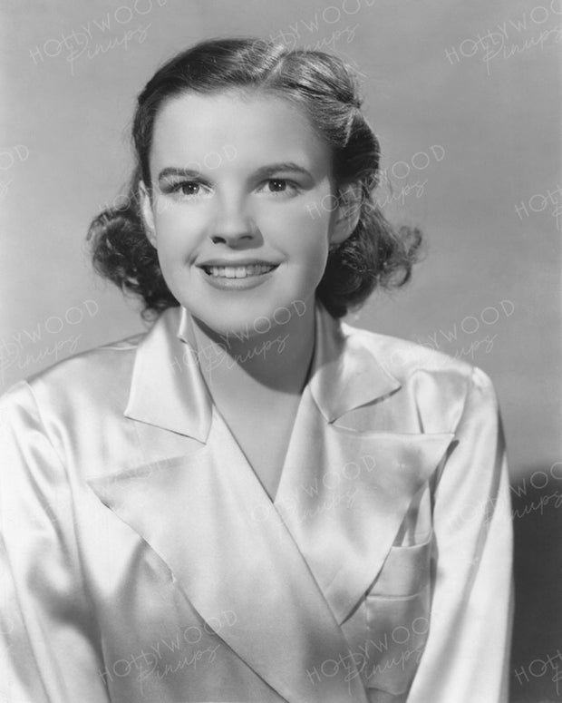 Judy Garland Satin Sheen 1937 | Hollywood Pinups | Film Star Colour and B&W Prints