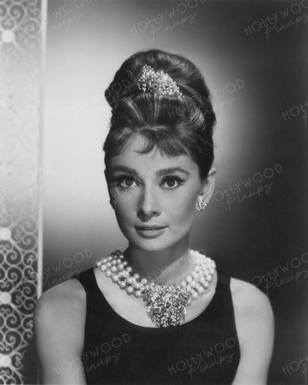 Audrey hepburn pearls hot sale